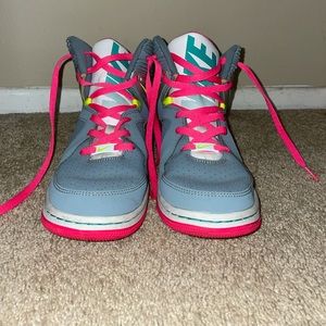 Size 6.5 Nike Shoes Unaware of what kind